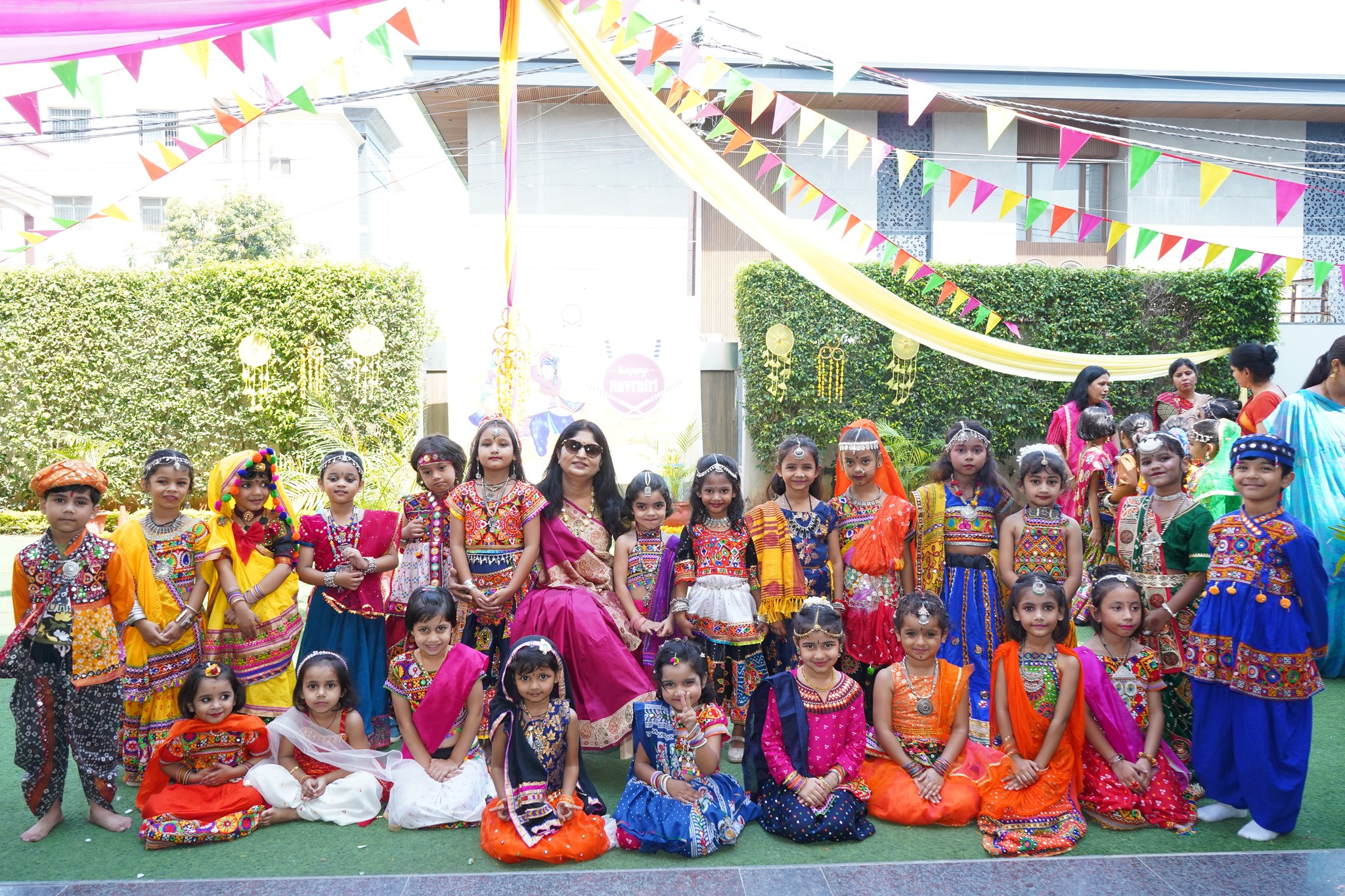 Garba and Dandiya Beats with Class pre primary, 1st and 2nd Pragatians